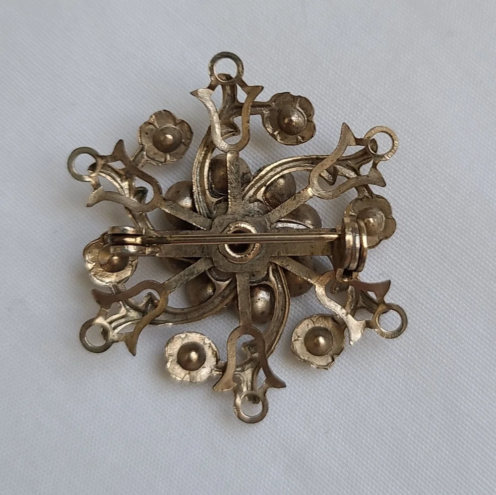 SALE! Vintage 1950s Flower Rhinestone Brooch